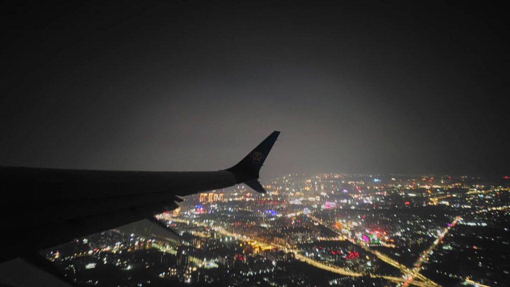 中国南方航空
飛行機から見た中国・広州の夜景